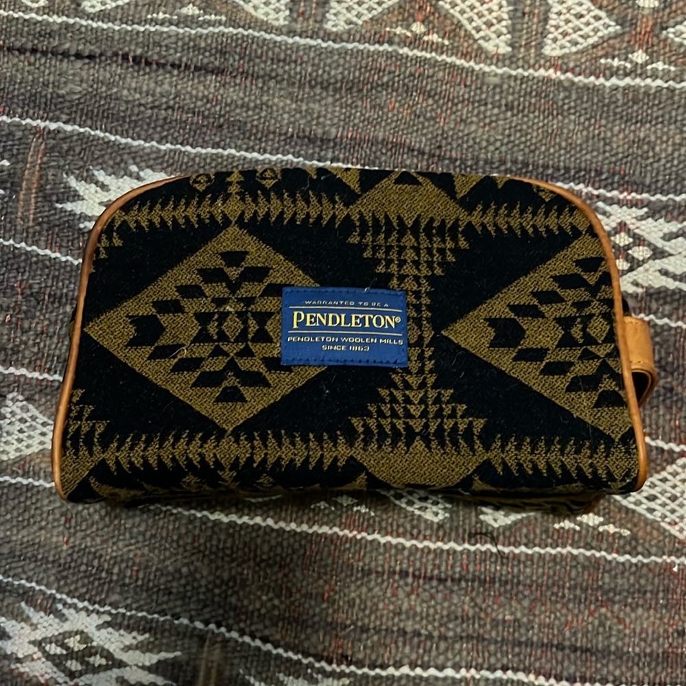 Pendleton Wool Carryall Toiletry Bag Dopp Kit